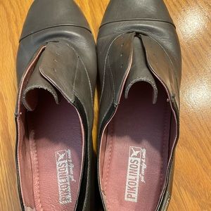 Soft Pikolinos Gray-brown  with black us size 9.5/10 women’s shoes slip on.